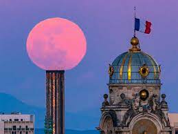 Super Lune Rose : ce photographe l'a observée à Lyon et partage de  magnifiques photos | Actu Lyon