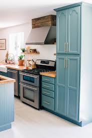 A great alternative to charcoal, use it to inject a hint of colour into a super contemporary home or create a dark and intimate feel by combining it with black blue or vardo. Home Living Blog Farrow And Ball Green Blue Kitchen
