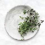 How do you measure a sprig of thyme?