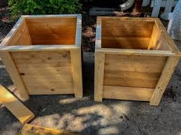 Cut (3) 17 1/2″ pieces for the bottom. Diy Wood Planter Box The Frugal Homemaker