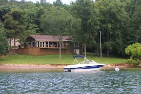 Last minute lodging and dale hollow state park resort came through splendidly. Dale Hollow S Only Waterfront Vacation Home Monroe