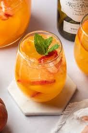 white peach sangria another tail