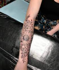 Bras ornemental floral ! 🌸🌻🏵... - Rockin' needles tattoo | Facebook