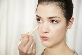 get rid of under eye bags with makeup