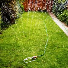 Sprinkler heads are distribution devices that are attached to the end of a water pipe or hose. Best Lawn Sprinkler Oscillating Rotary Stationary Or Traveling Types Epic Gardening