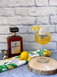 disaronno fizz a light and refreshing