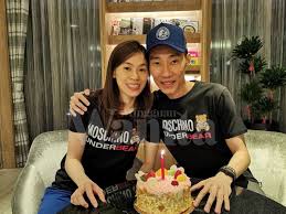 Dato' lee chong wei adalah nama yang tidak asing lagi dalam arena badminton. Saya Banyak Terhutang Budi Dengan Isteri Dato Lee Chong Wei Mingguan Wanita