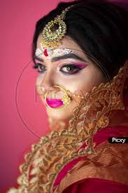 image of indian bride dressed in hindu
