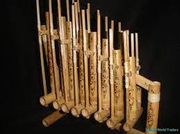 Angklung adalah alat musik bernada ganda yang telah dikenal sejak abad ke 11. Angklung Alat Musik Dari Jawa Barat Budaya Daerahku