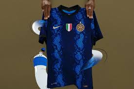 Camisa inter de milão feminina. Inter De Milao Lanca Novo Uniforme Inspirado Em Pele De Cobra Veja Fotos Futebol Italiano Ge