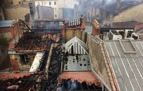 VIDEO. Incendie à Bordeaux: «Tout d'un coup, j'ai vu la toiture de  l'immeuble voisin s'enflammer»