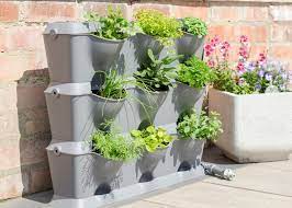 10 Easy Small Space Gardening Ideas
