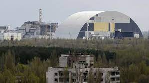 Voici des photos de la ville fantôme 30 ans après la catastrophe nucléaire. Tchernobyl 30 Ans Apres La Catastrophe Nucleaire Recoit Un Dome De Confinement L Express