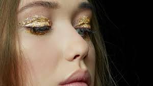 how to apply gold eyeshadow and the