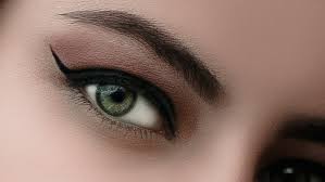 how to try eyeliner looks on video for