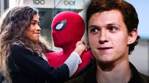 Filming around the christmas period worked out in the end though, as new pictures from shooting have revealed that at least part of the film looks to be set during the most wonderful time of the year. Mcu Spider Man 3 First Set Video Shows Zendaya Tom Holland Doing Own Stunts