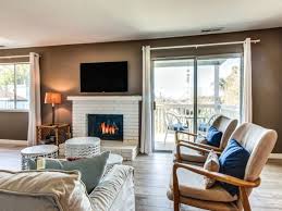 Apartment Cozy Home With Gas Fireplace