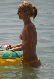 外国人がヌーディストビーチで乳首勃起してるエロ画像 - 性癖エロ画像 センギリ