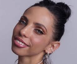 maria gorelova makeup artist in