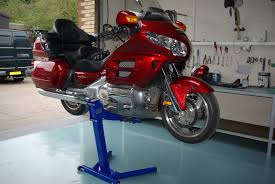 honda gl1800 dct motorcycle lift
