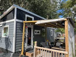 lakefront tiny house in orlando is