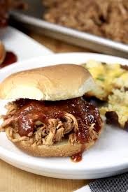 smoked pulled pork sandwiches