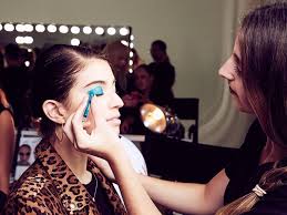 how to be a backse makeup artist at