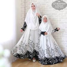 Baju copel ayah ibu borkat acara lamaran anak / 55. 20 Model Baju Muslim Couple Ibu Dan Anak Terbaru 2020