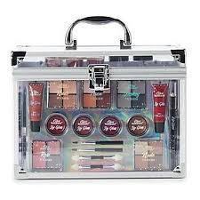 color insute makeup train case