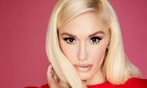 Gwen Stefani's new selfie sparks mass ...
