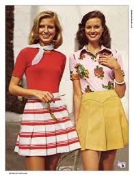 Retrouvez les titres qui ont marqué les années 70 ! Epingle Sur Vintage Dress 70 S
