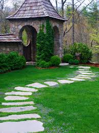 26 design ideas for beautiful garden paths