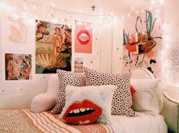 10 Amazing Dorm Room Wall Decor Ideas