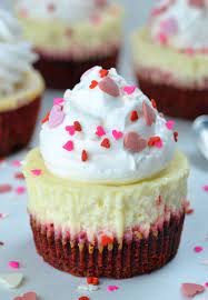 red velvet cheesecake cupcakes