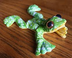 this cute frog sews up quickly