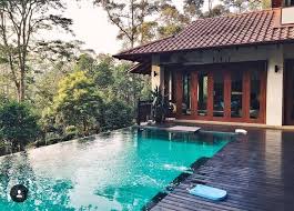Homestay @ inap desa is a form of tourism and/or study abroad program that allows the visitor to rent a room from a local family to better learn the local lifestyle as well as improve their language ability. Gerimis Senja Villa Mewah Di Tengah Belantara Villa Kemewahan Penginapan