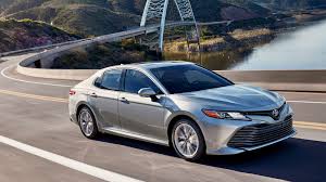 2018 toyota camry xle hybrid overview