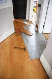 the easiest way to remove laminate flooring