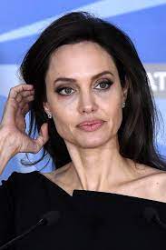 She was born in los angeles, california, u.s. Angelina Jolie Starportrat News Bilder Gala De