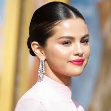 Selena Gomez Launches Makeup Line Rare Beauty | Elle Canada