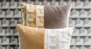 Cuscini decorativi in vendita online ✓ cuscini arredo per letto, divano e poltrone ✓ soluzioni particolari e di design. Cuscini Arredo Di Tessuti E Velluti Esclusivi