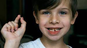Wann verlieren kinder die milchzähne? Alte Zahne Neue Zahne Warum Fallen Unsere Milchzahne Aus Br Kinder Eure Startseite