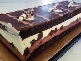 costco chocolate tuxedo cake calories