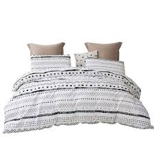 white duvet cover with pillow cases