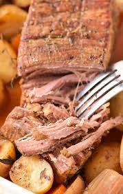 how long to cook chuck roast in oven at