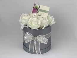 Here are some of our best products so you can create the happiest birthday memories. Artificial Flowers Gift Hat Box Medium Silk Roses