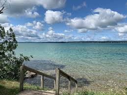 does torch lake in michigan have