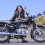新車のクラシックバイク、ロイヤルエンフィールドの伝統を、名を受け継いだ「ブリット350」にアクティブバイク女子 ...