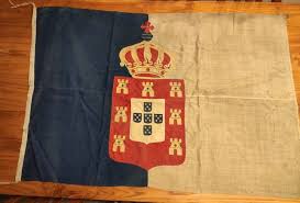 Bandeira nacional adotada após a implementação da república, em 1910. Bandeira Da Monarquia Olx Portugal