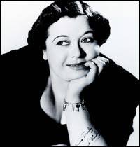 An early jazz singer with a sweet voice that belied her plump physique, Mildred Bailey balanced a good deal of popular success with a hot jazz-slanted ... - Mildred_Bailey_48f66ff012d55